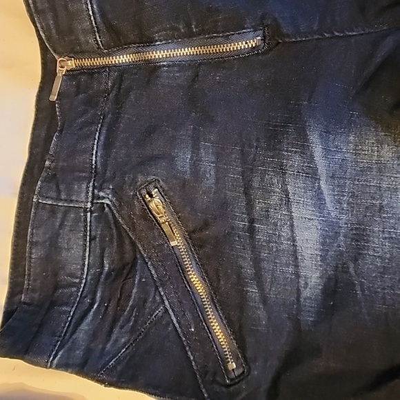 2b bebe Zippe Detail Short - Picture 3 of 3